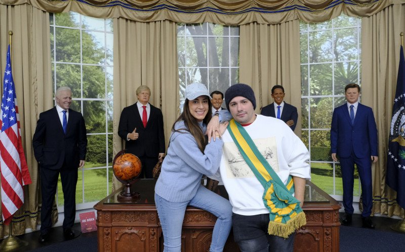 Silvia e Gustavo em visita no Museu de Cera de Gramado