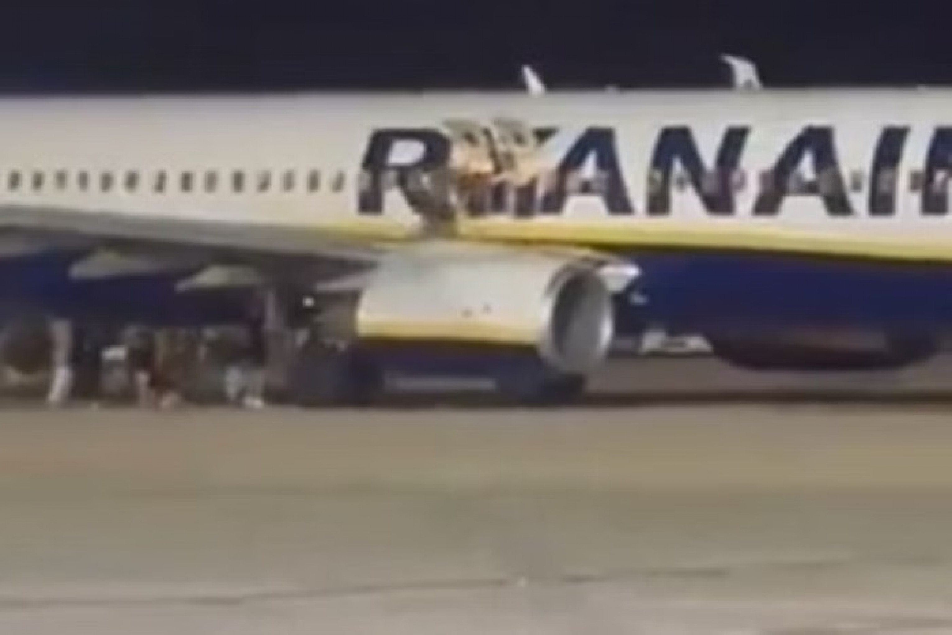 Alarme falso de incêndio em avião deixa 18 feridos em aeroporto