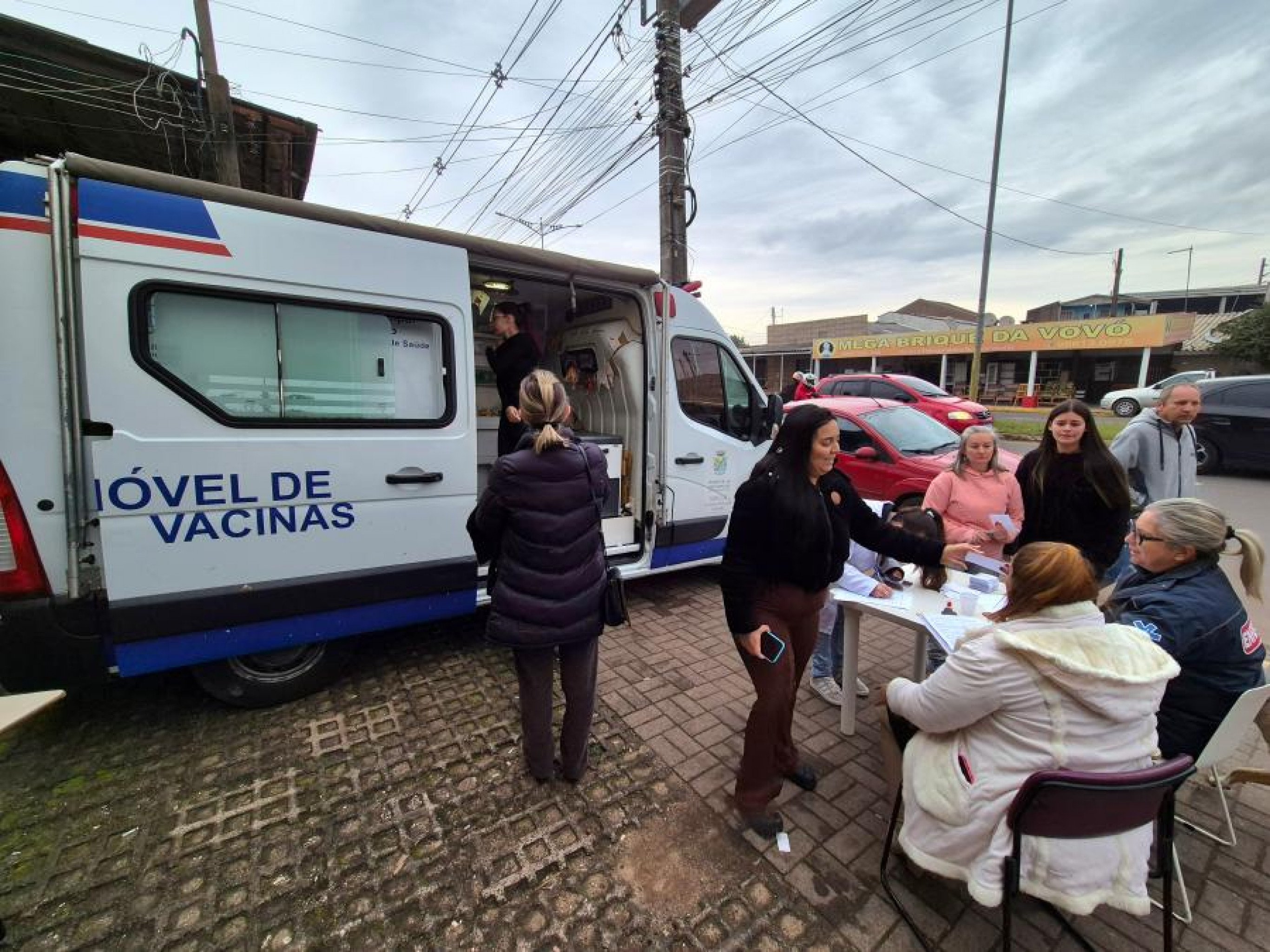 Unidade móvel de vacina estaciona no bairro Campina neste sábado; atendimento ocorre até as 16h30
