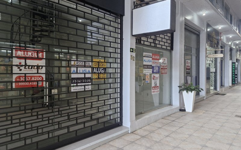 Lojas fechadas somam um terço em galeria do Centro