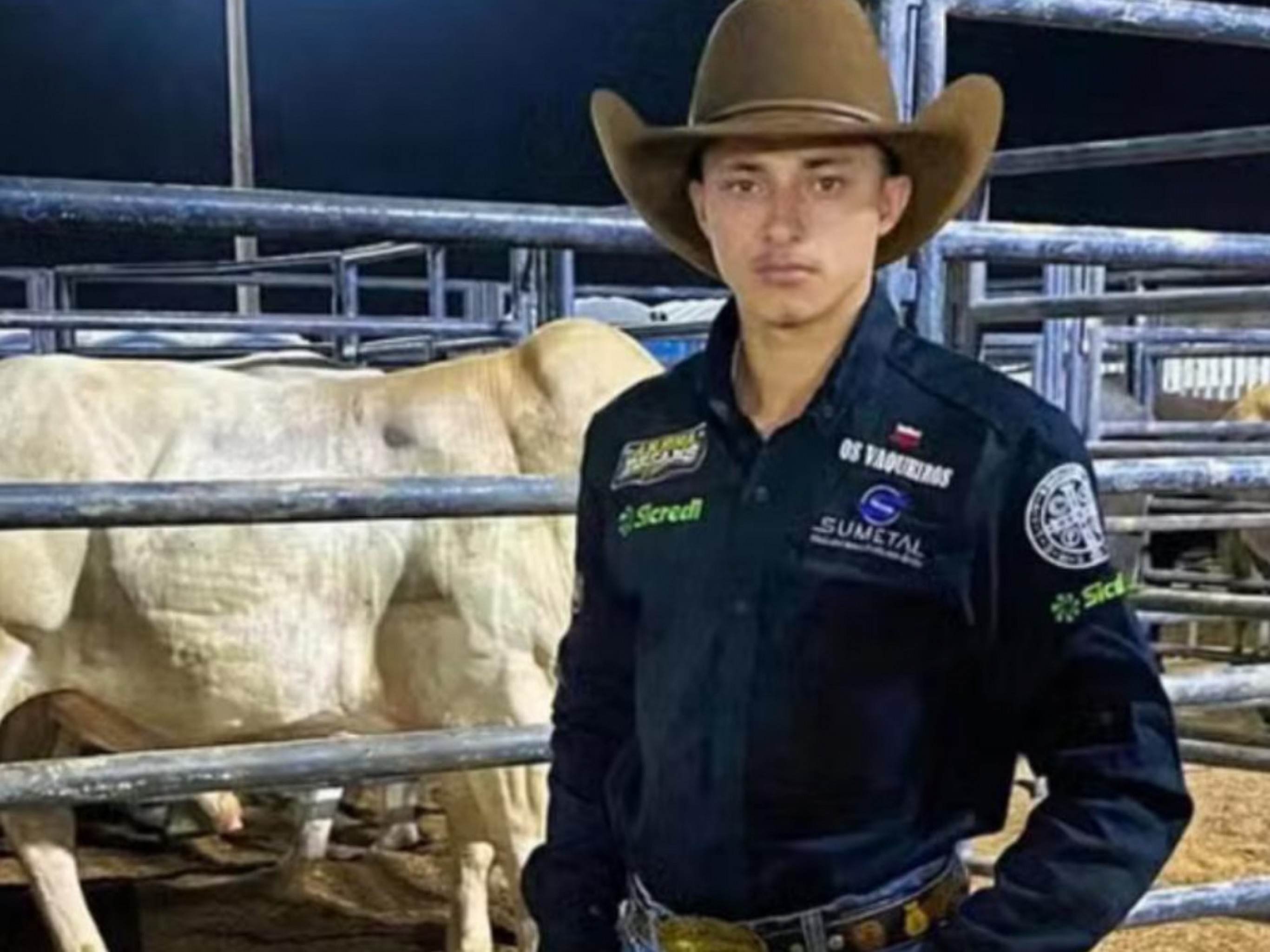 VÍDEO: Peão morre pisoteado por touro durante rodeio