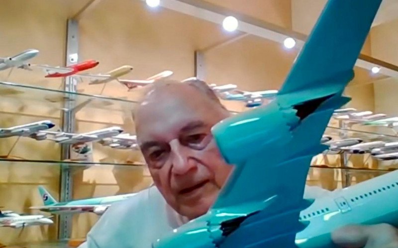 Adrianus Willem Vogelaar calcula ter feito cerca de 5 mil maquetes de avião | abc+