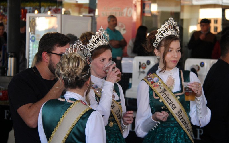 Soberanas da Dezemberfest de Nova Hartz