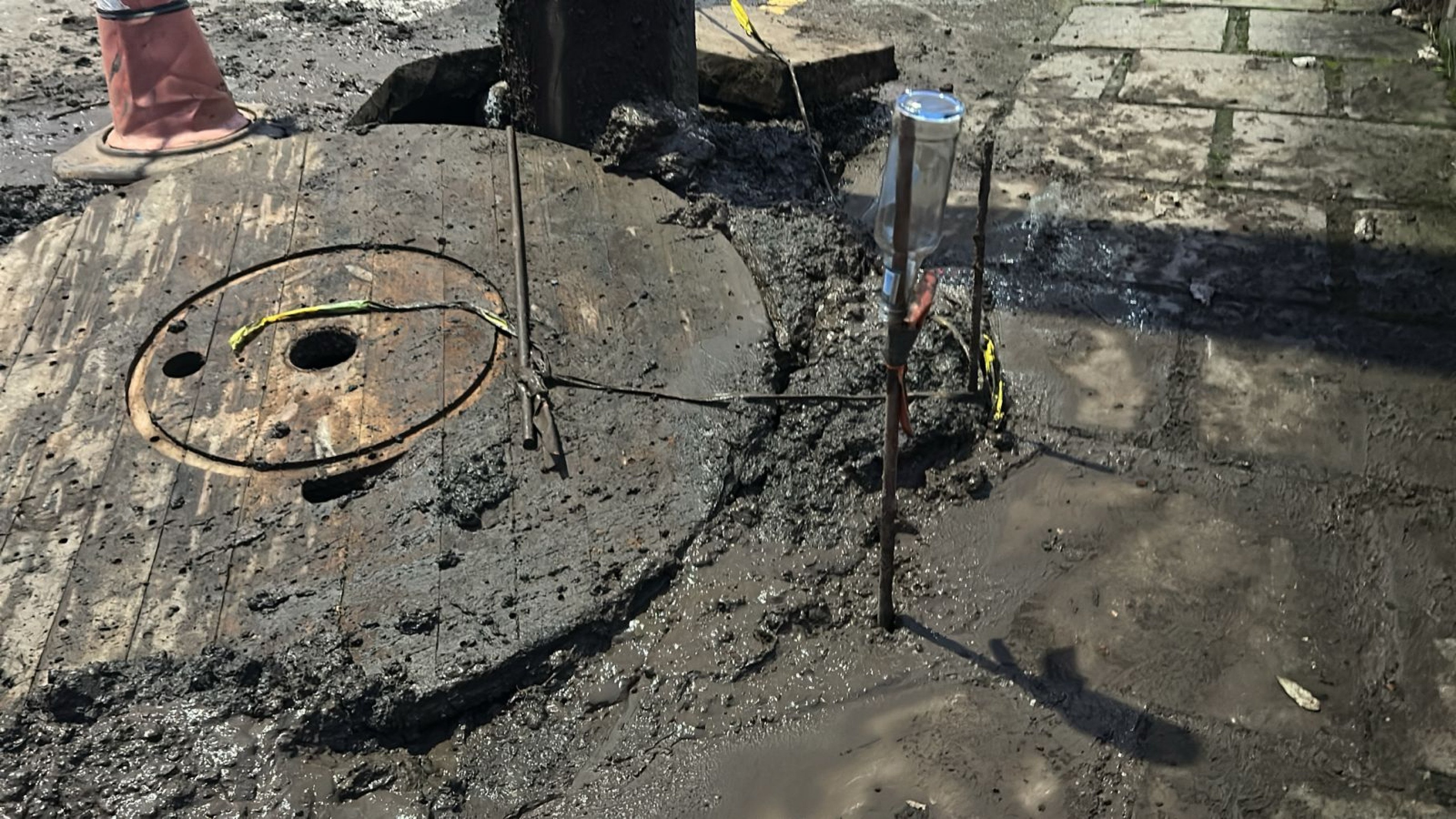 Prefeitura de Canela constata irregularidades e deterioração do asfalto em obras e notifica empresas