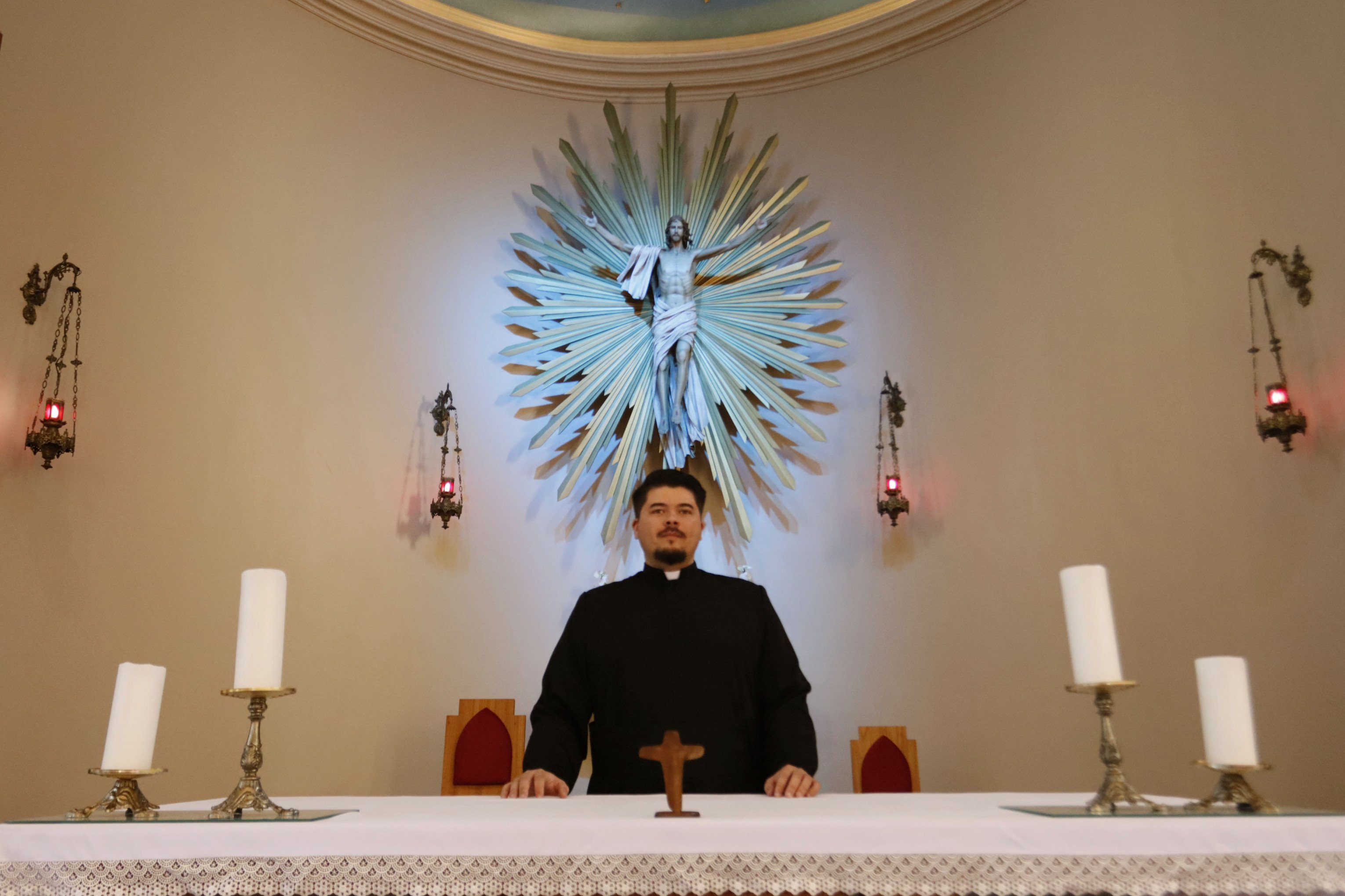 Único seminarista ordenado em Canoas, padre Pedro Kauffmann reza missas em Guaíba