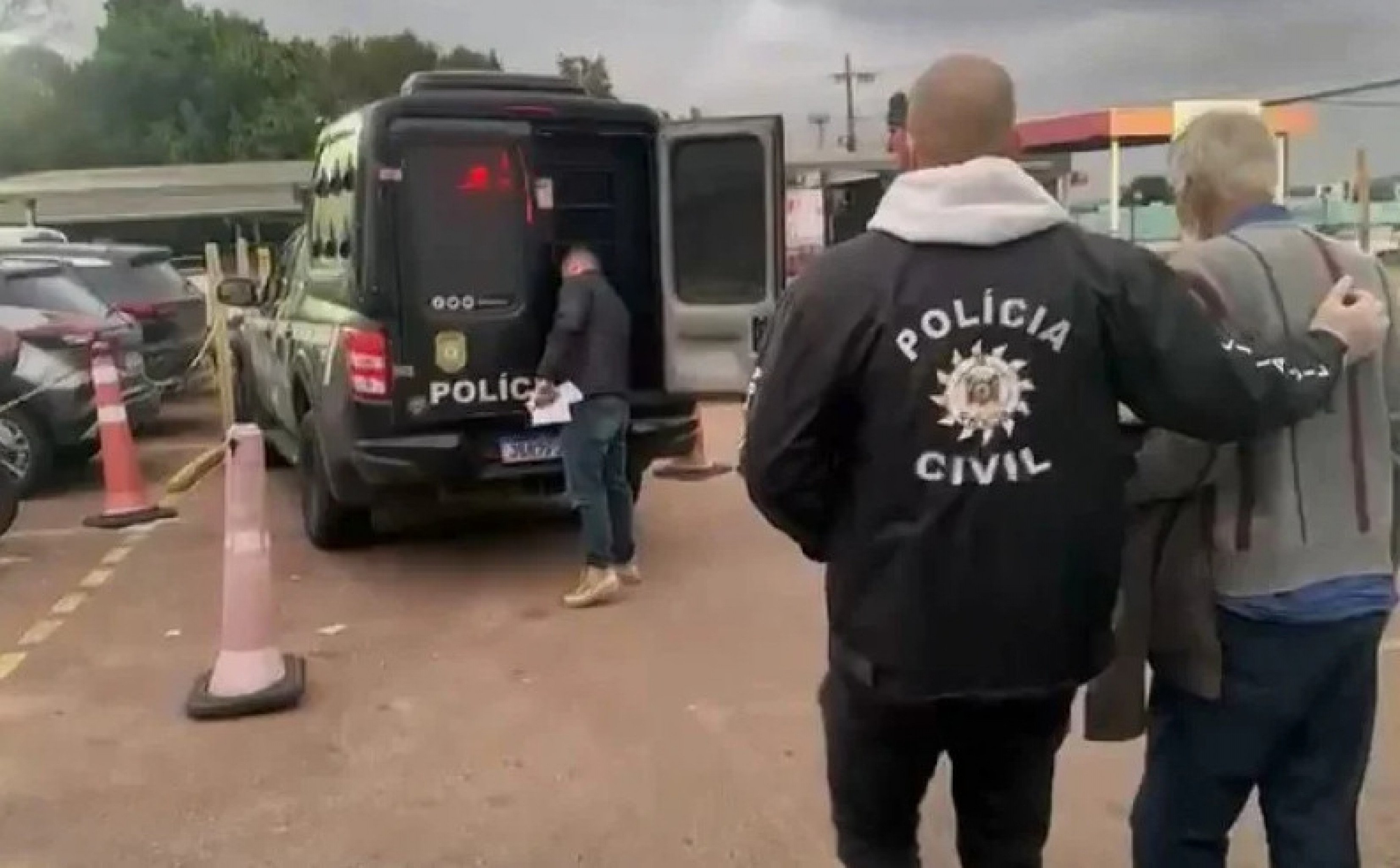 Homem suspeito de estuprar menina de 8 anos morre três dias após ser preso