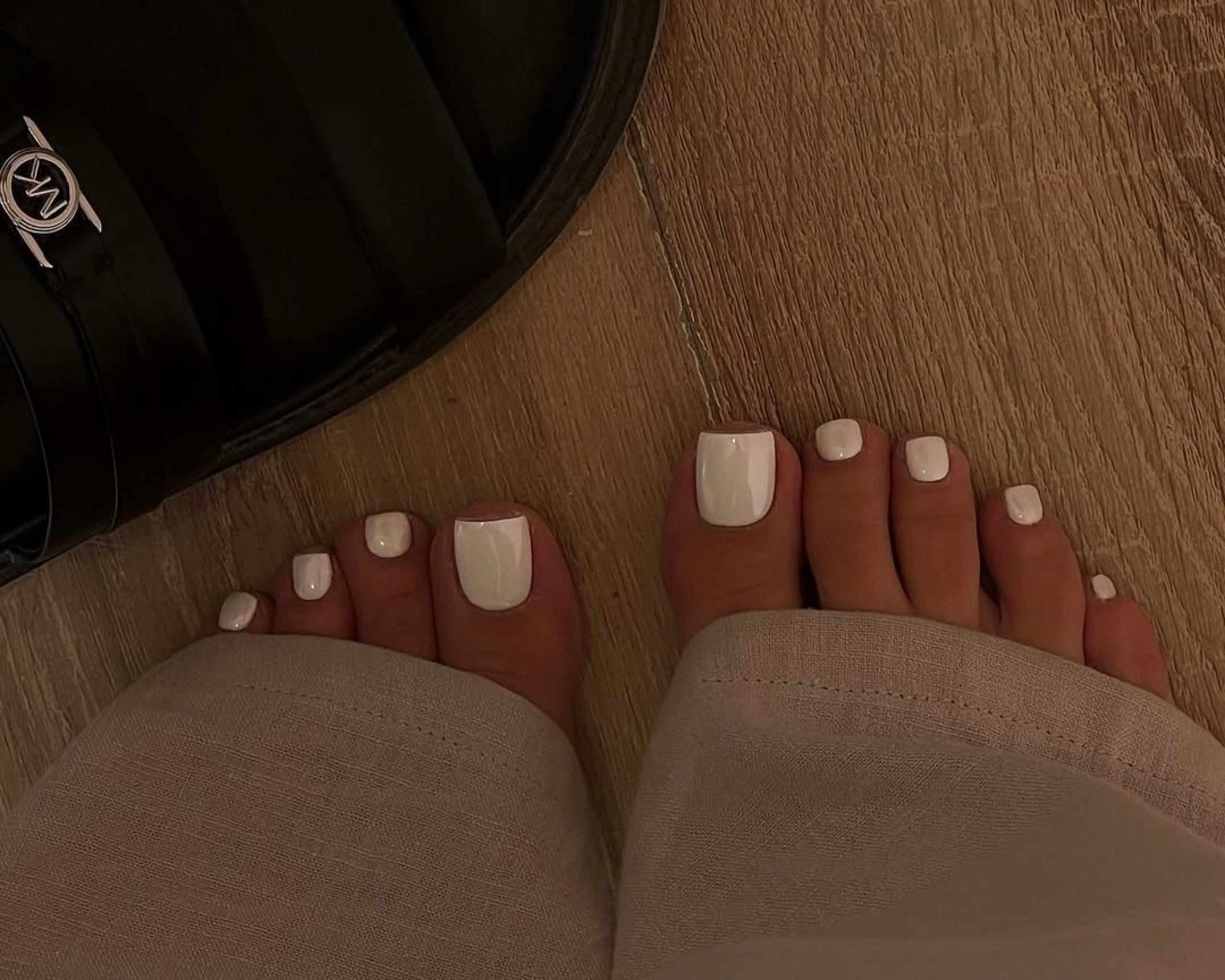 Inspiração de unhas dos pés delicadas | abc+