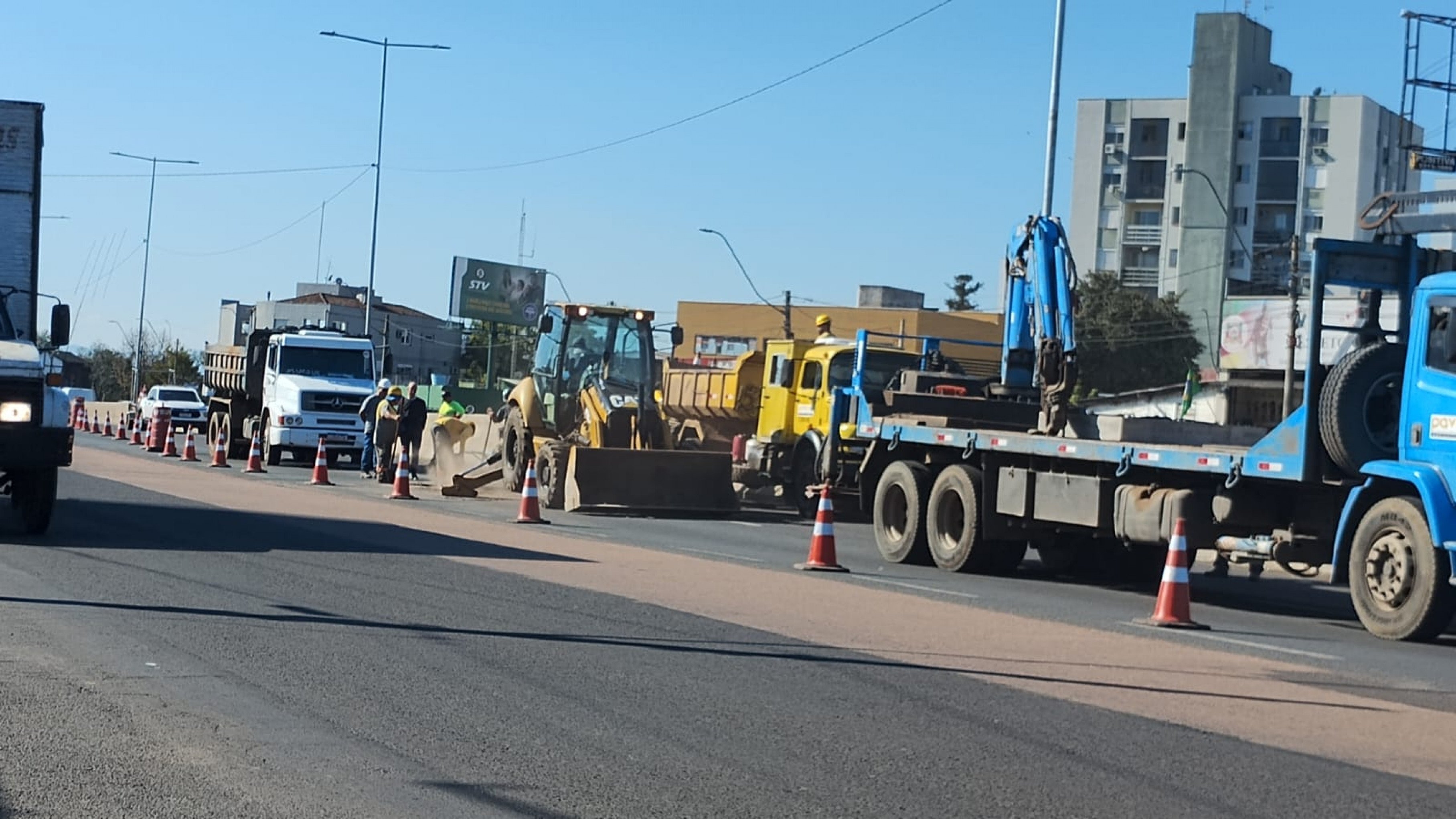 BR-116: Obra causa desvio na pista central em São Leopoldo