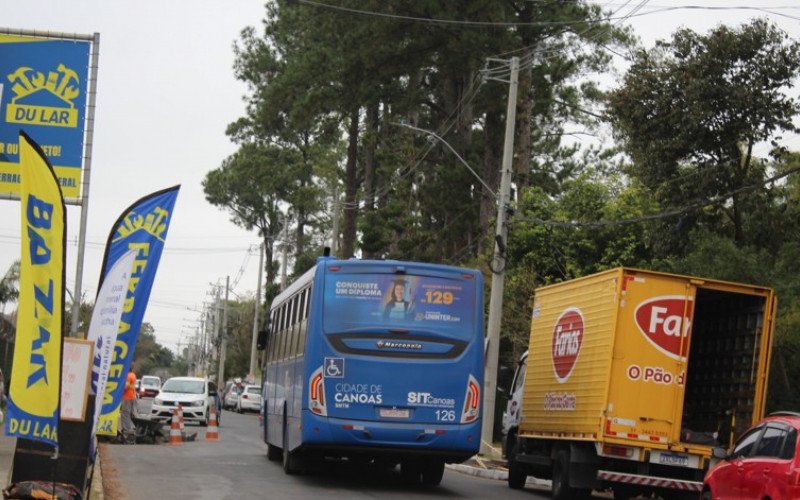 A partir de agora, na Rua Cairu, quando passa o Sogal, o trânsito para no sentido contrário da via