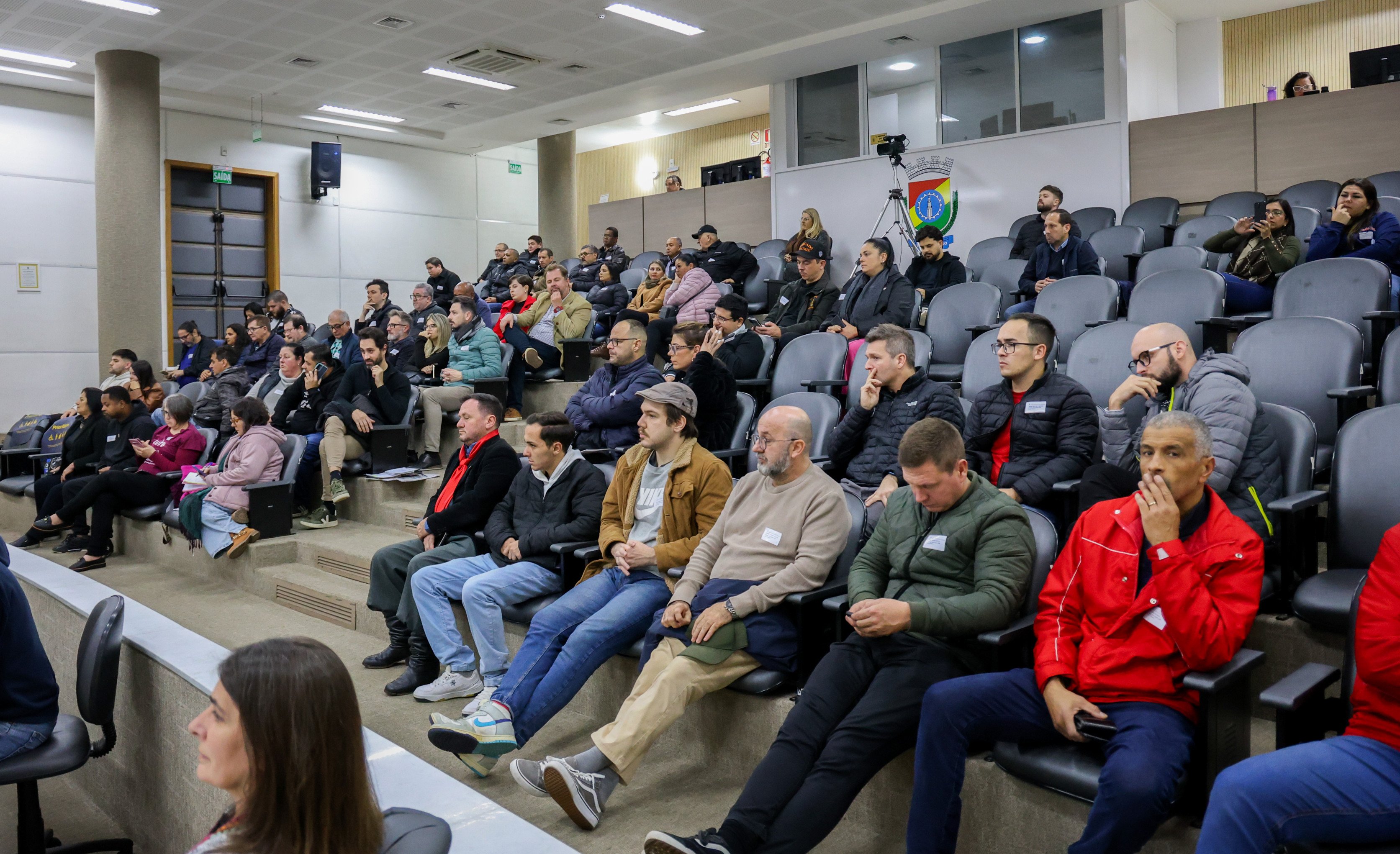 Câmara de Vereadores adia pela segunda vez votação de projeto que retira obrigatoriedade de portas giratórias em bancos
