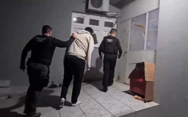 Suspeitos levados à cadeia nesta quinta-feira (10) fazem parte de organização criminosa de Porto Alegre