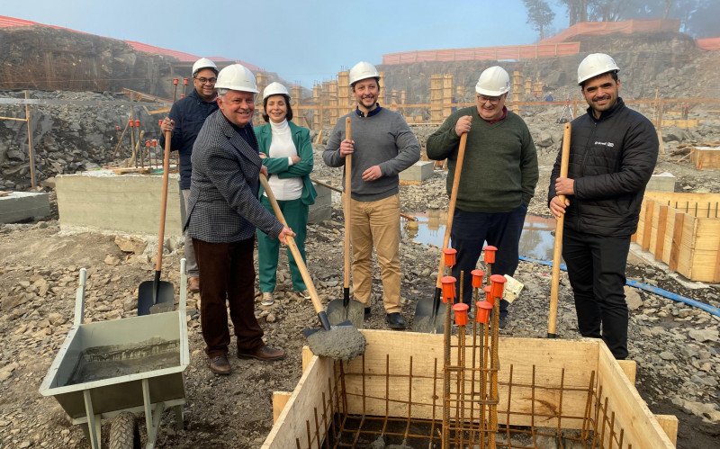 Fundações em andamento na construção do novo hospital de Canela