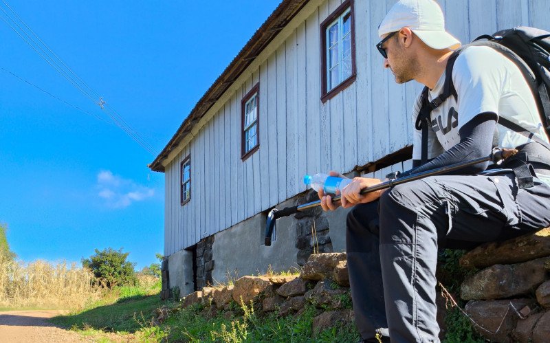 Rodrigo Santos aceitou o desafio de caminhar 156 km entre paisagens rurais | abc+