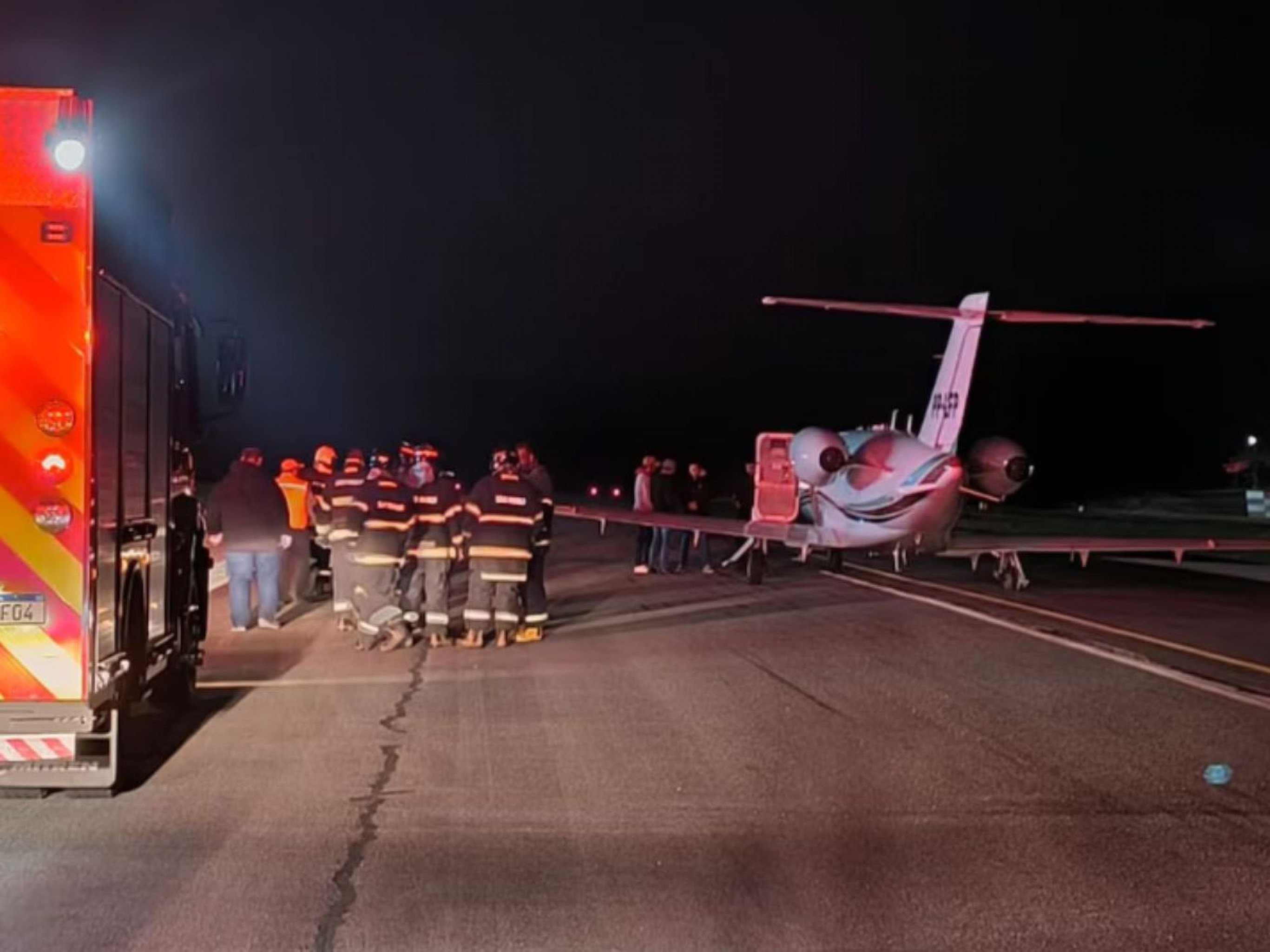 Jatinho com pneu furado faz pouso de emergência em aeroporto brasileiro