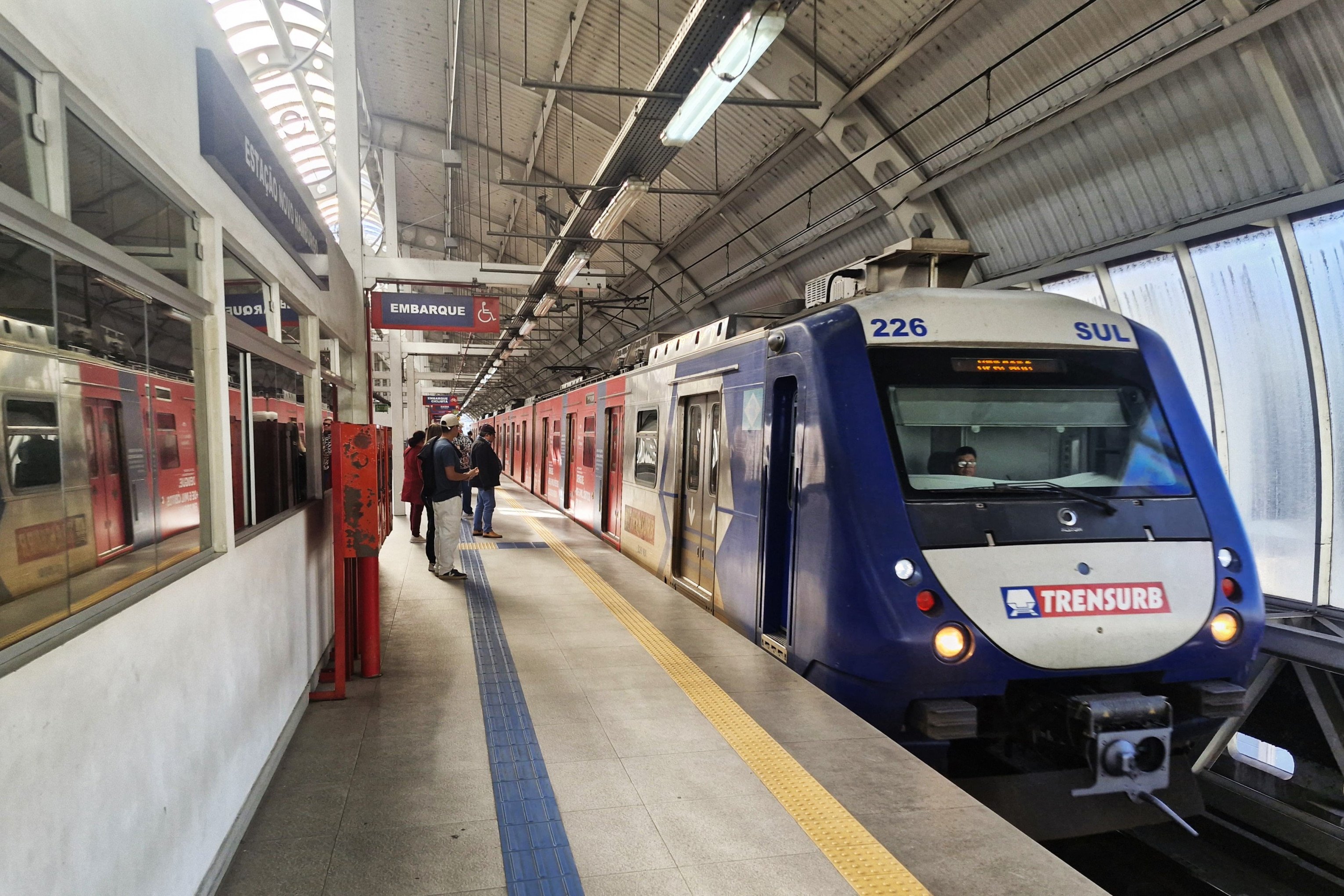 Renovação da frota e instalação de ar-condicionado: Vereadores da região pressionam por modernização da Trensurb