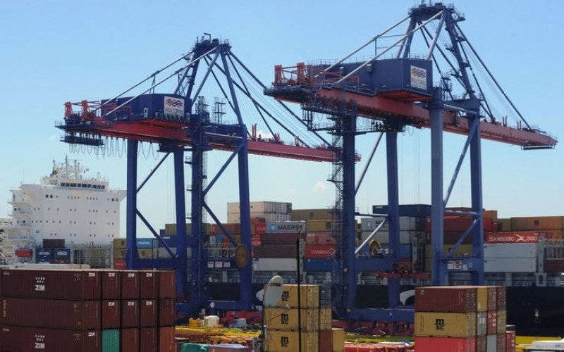 Exportações brasileiras aos EUA caem e para a China sobem | abc+