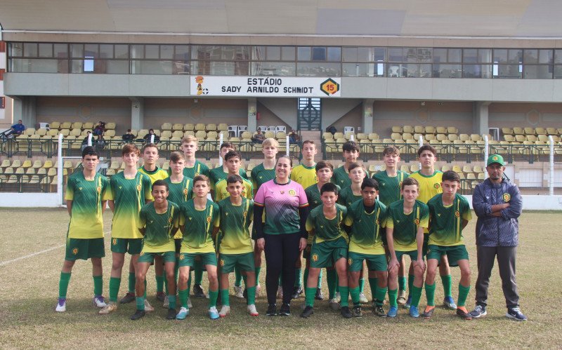 Trajetória de Beatriz com o 15 começou como mãe de atleta