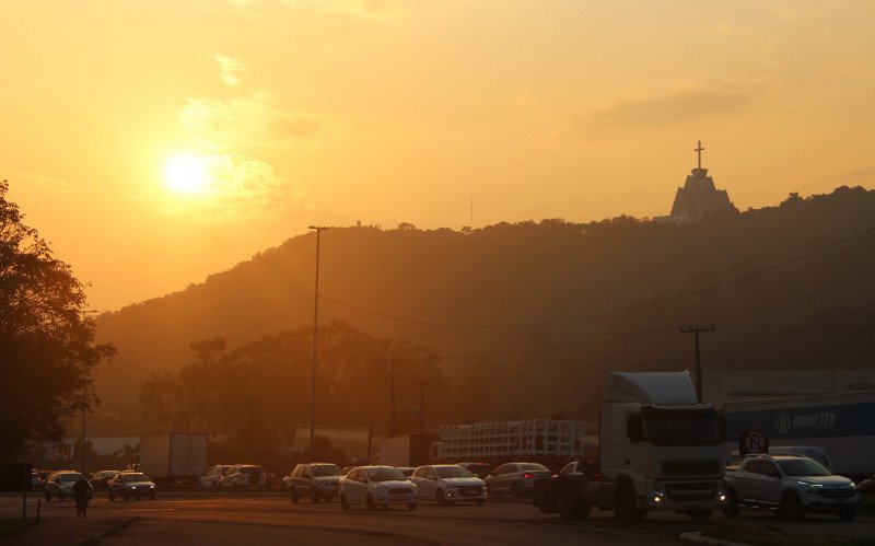 Motoristas enfrentam lentidão nos finais de tarde