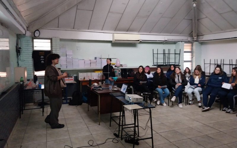 Acervo Museológico dos Laboratórios de Ensino de Física da UFRGS na Escola Osvaldo Aranha | abc+