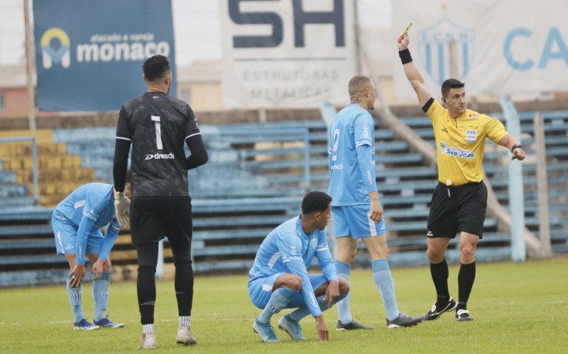 Árbitro FIFA, Rafael Klein apitou o Clássico do Vale