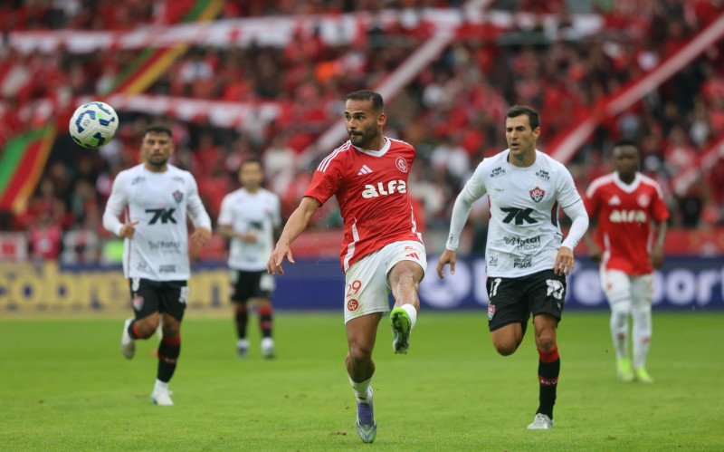 Inter e Vitória em duelo válido pela 13ª rodada do Brasileirão | abc+