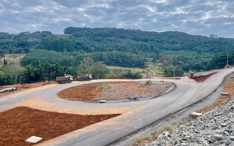 Trecho da RS-373, entre Gramado e Santa Maria do Herval, está com a pavimentação concluída