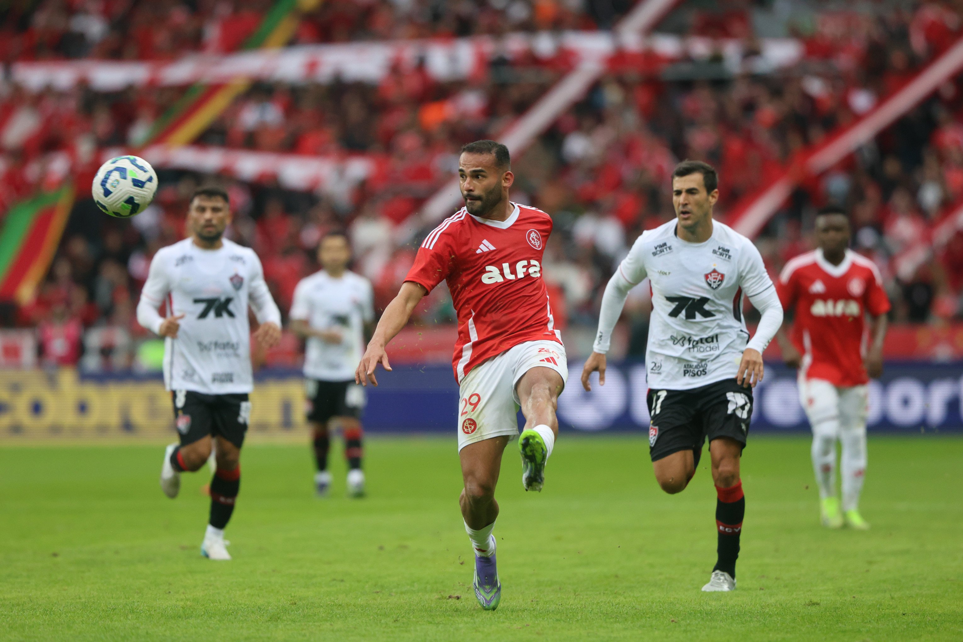 Vitória x Inter: Onde assistir e horário da partida do Brasileirão