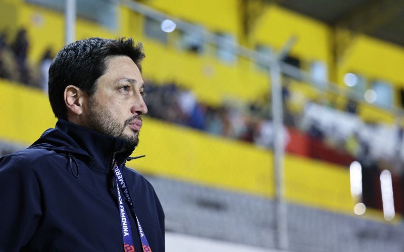 Adaptação à altitude refletirá no desempenho da seleção, diz Elias | abc+