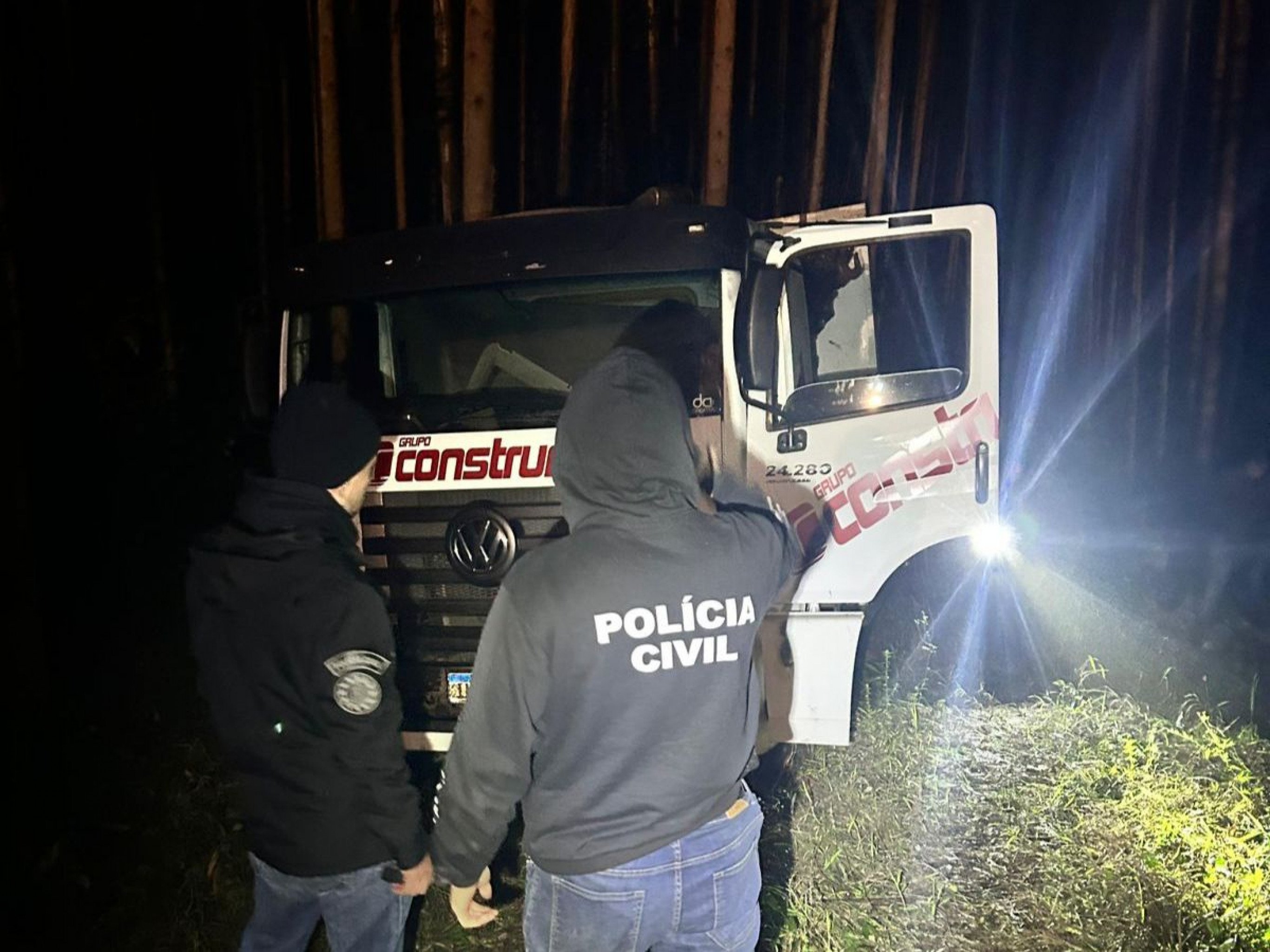 Criminosos são presos por furtar caminhão e praticar extorsão por resgate