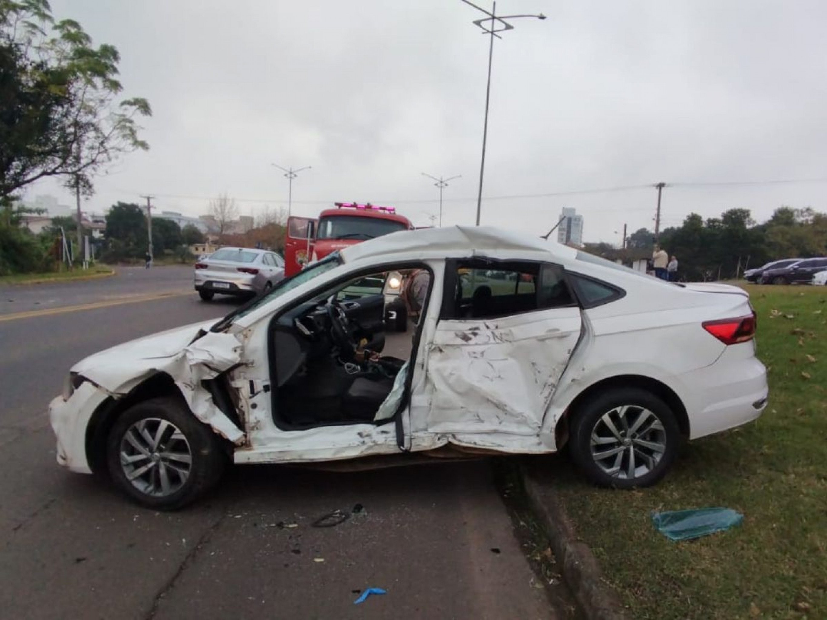 RS-452: Motorista morre após colisão entre carro e caminhão na rodovia