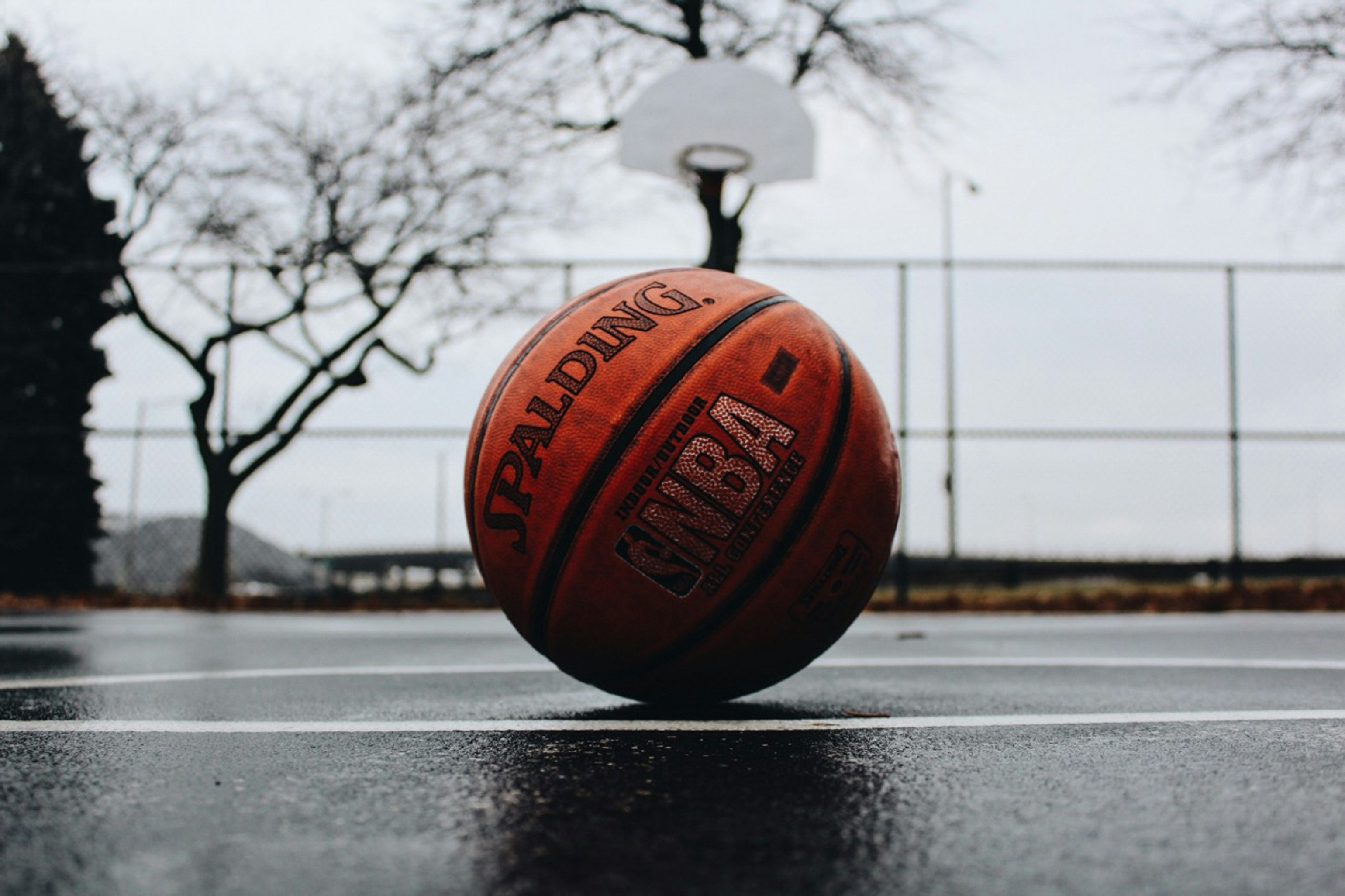 Chris Banchero marca primeira cesta de quatro pontos oficial do basquete; entenda a regra