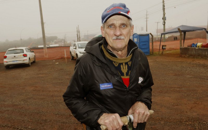 Jair Vicente Rodrigues, 64 anos, pensa que negócios em Nova Santa Rita crescerão a partir da conclusão da obra | abc+
