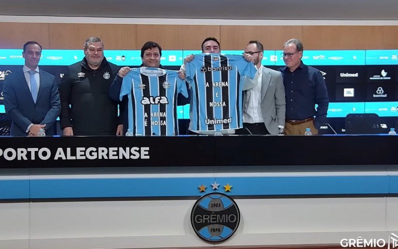 Guerra e Marcelo Marques durante coletiva nesta terça-feira (15) | abc+