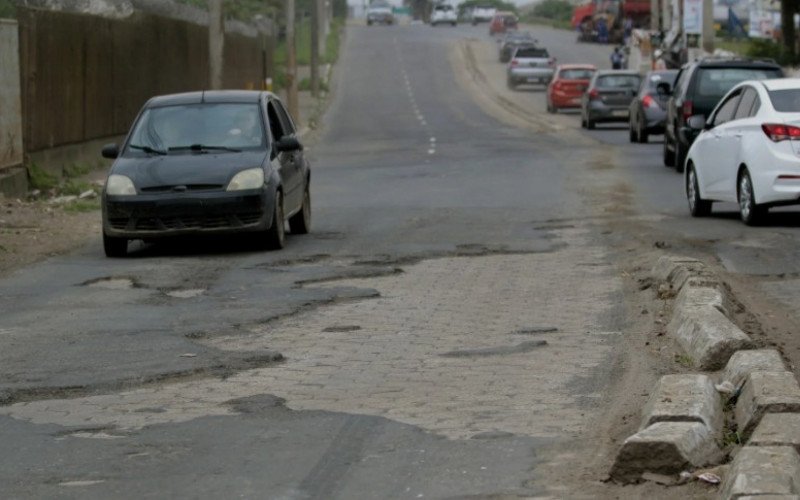 Buraqueira na Avenida Guilherme Schell será a primeira a ganhar manutenção asfáltica a partir desta quarta-feira (15), quando será lançada a Operação Tapa-Buracos | abc+