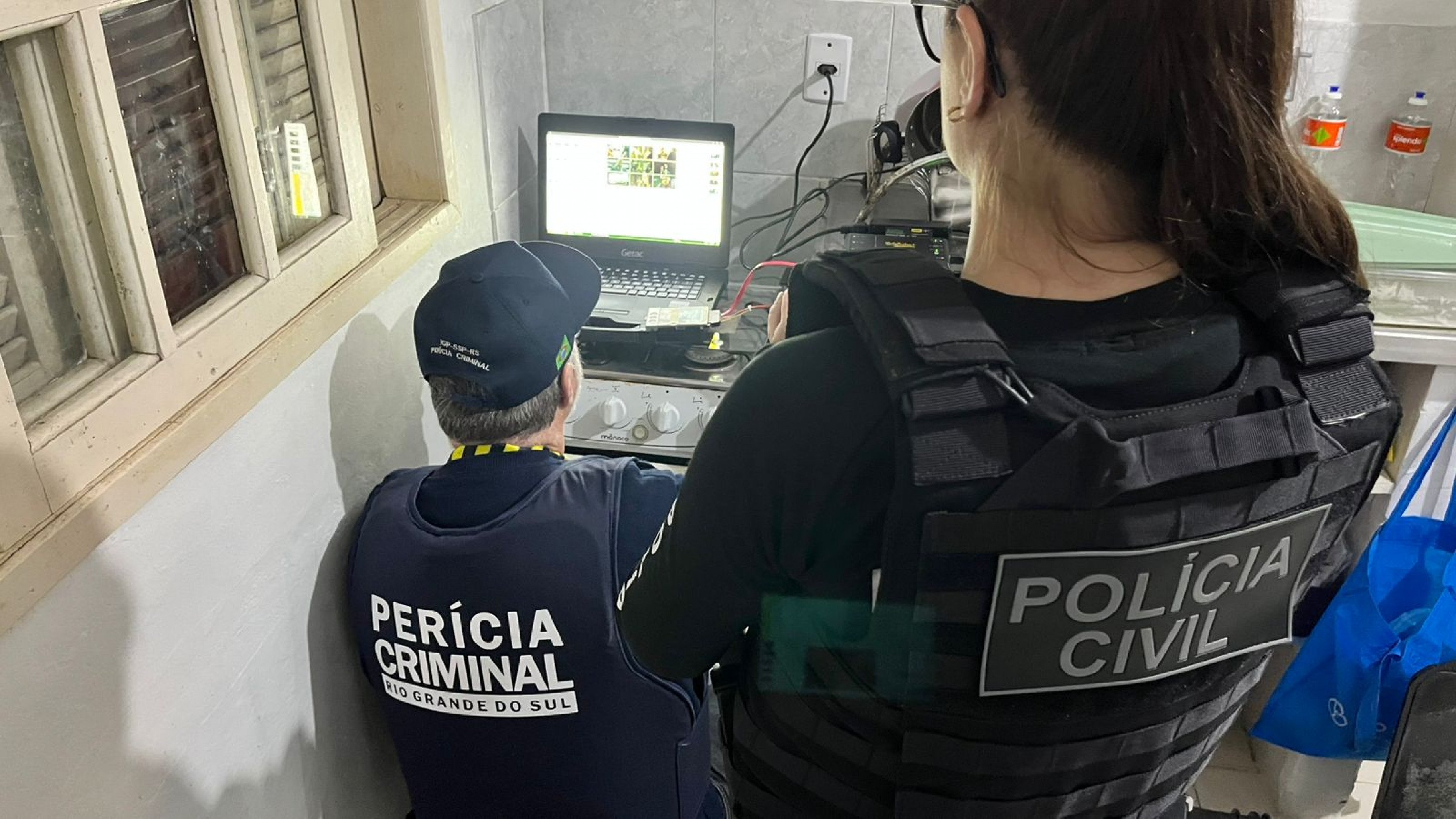 Vigilante é preso em flagrante por armazenar centenas de arquivos de pornografia infantil