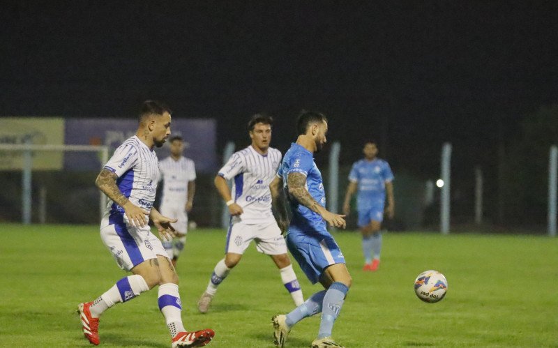 Novo Hamburgo x Esportivo, no Estádio do Vale pela Divisão de Acesso