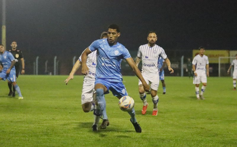 Novo Hamburgo x Esportivo, no Estádio do Vale pela Divisão de Acesso