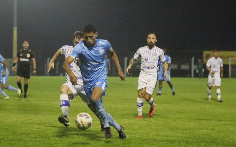 Novo Hamburgo x Esportivo, no Estádio do Vale pela Divisão de Acesso