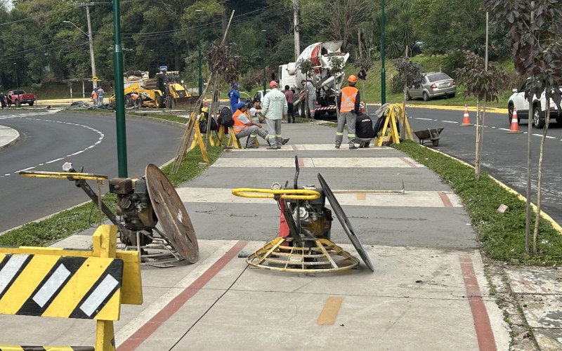 Reparos na Avenida Presidente Vargas, em trecho recentemente duplicado, devem durar entre duas e quatro semanas