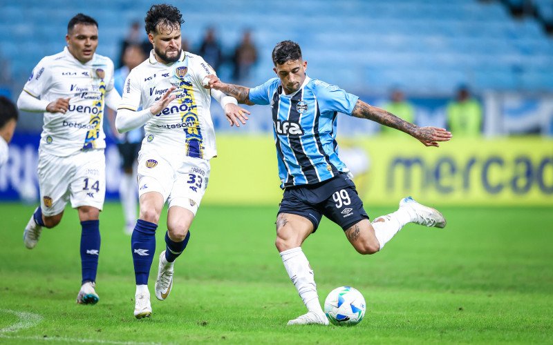Cristian Oliveira contra o Sportivo Luqueño | abc+