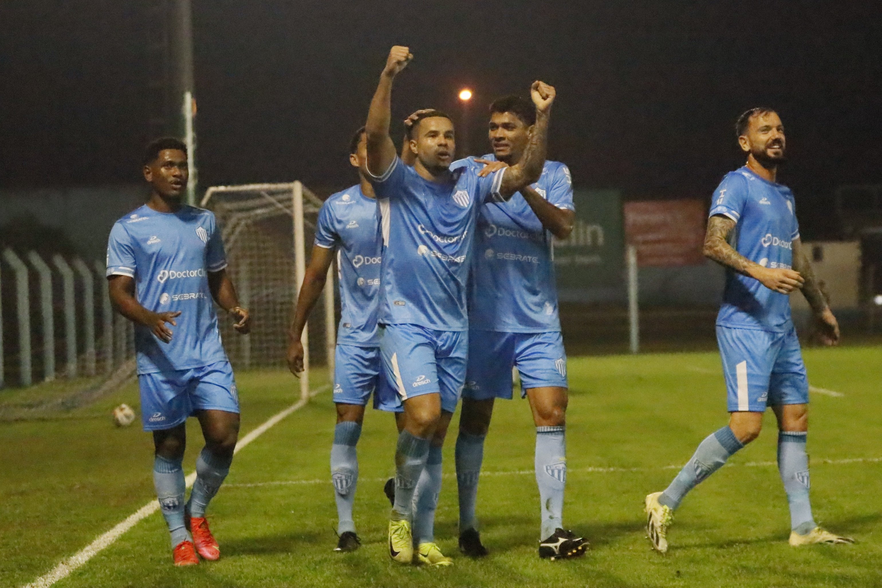 Batista brilha e Novo Hamburgo vence o Esportivo no Estádio do Vale