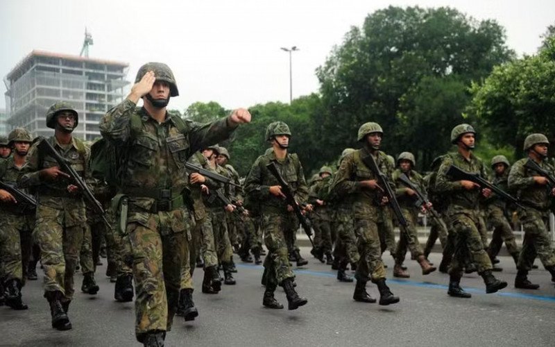 Militares em formação | abc+