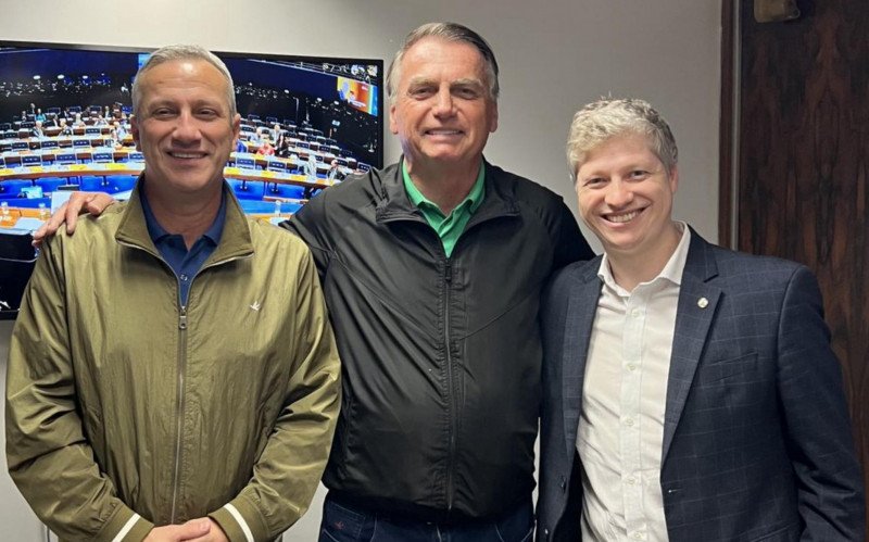 Sanderson, Bolsonaro e van Hattem em reunião em Brasília | abc+