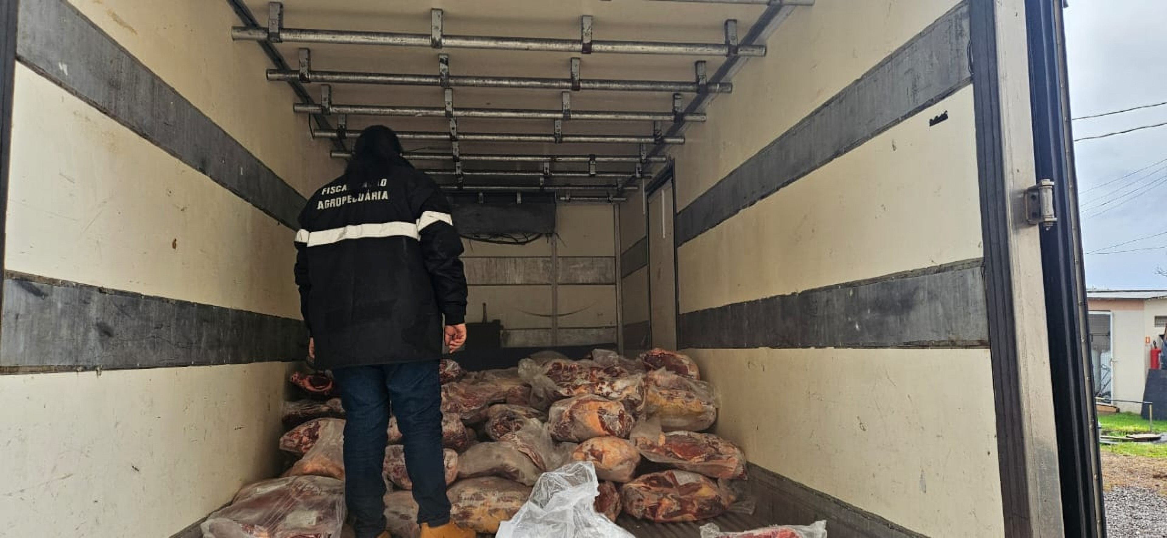 Fiscais agropecuários do RS doam 3,26 toneladas de carne a entidades beneficentes