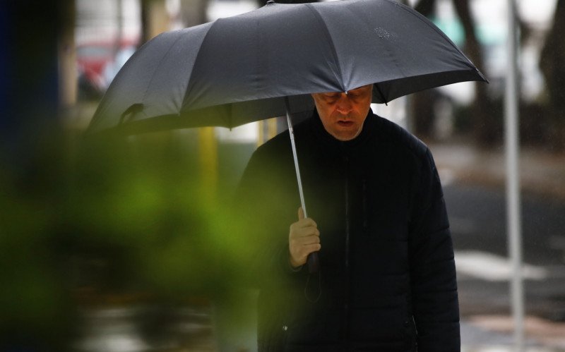 Canoas registra mais de 60 mm de chuva em quatro bairros neste domingo