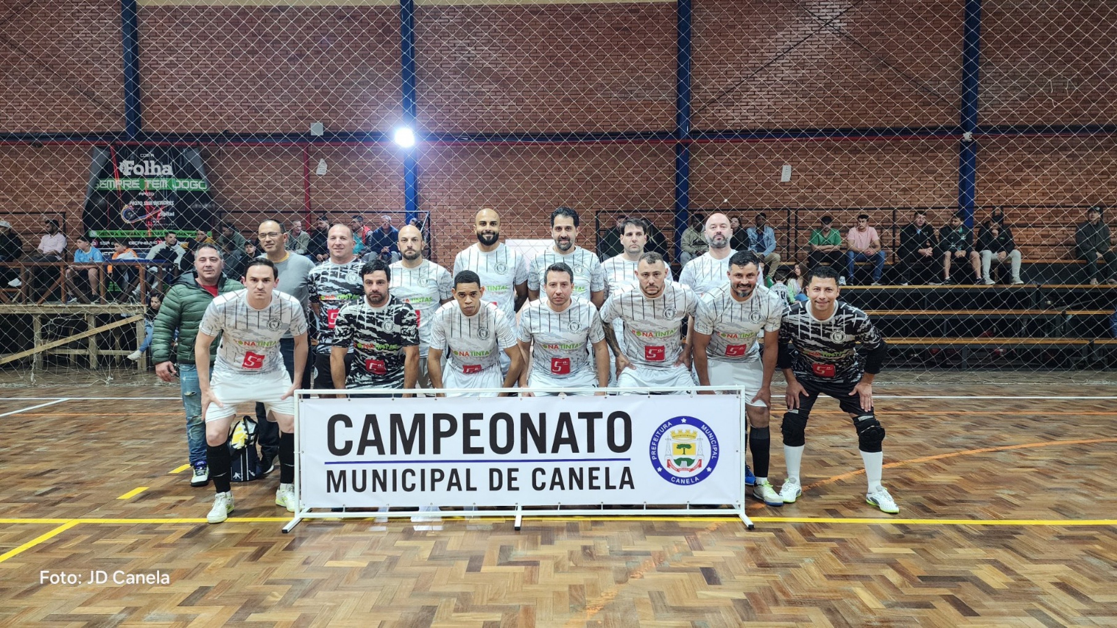 Amigos do Laje levanta taça do Campeonato de Veteranos de Canela