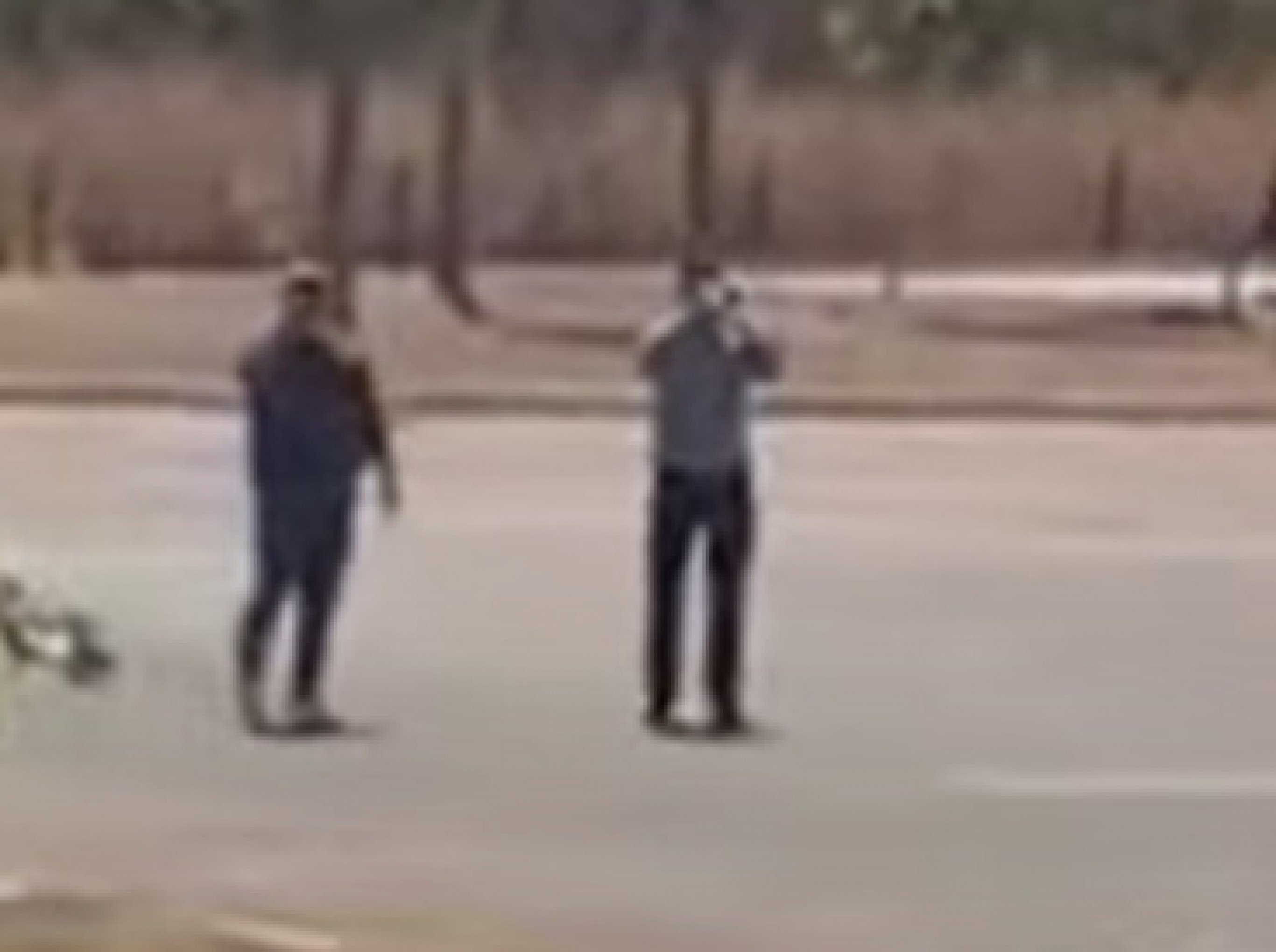 VÍDEO: Músico toca marcha fúnebre durante saída de Bolsonaro com tornozeleira