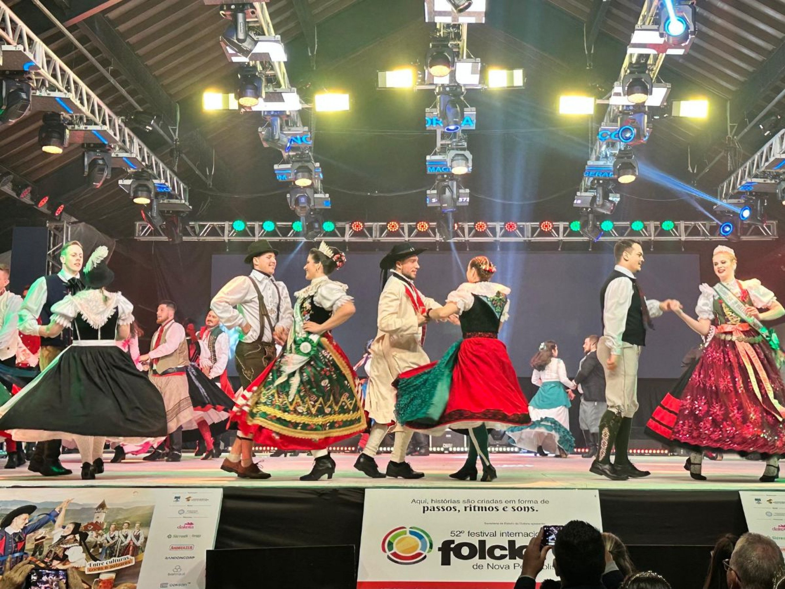 Festival Internacional de Folclore leva cor, luz e emoção a Nova Petrópolis