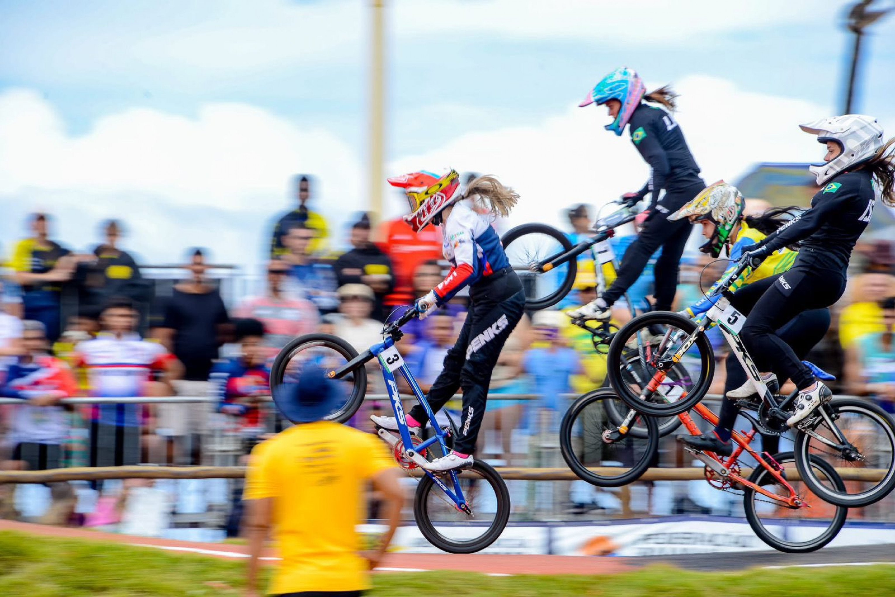 Atleta da Feevale conquista hexacampeonato brasileiro de BMX Racing em Salvador