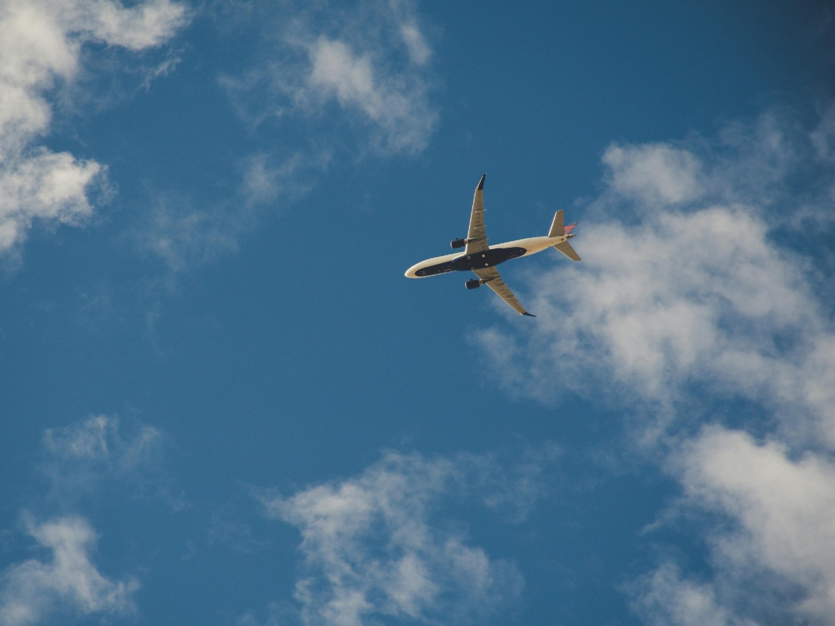 Aeroporto é fechado temporariamente por causa da presença de drones